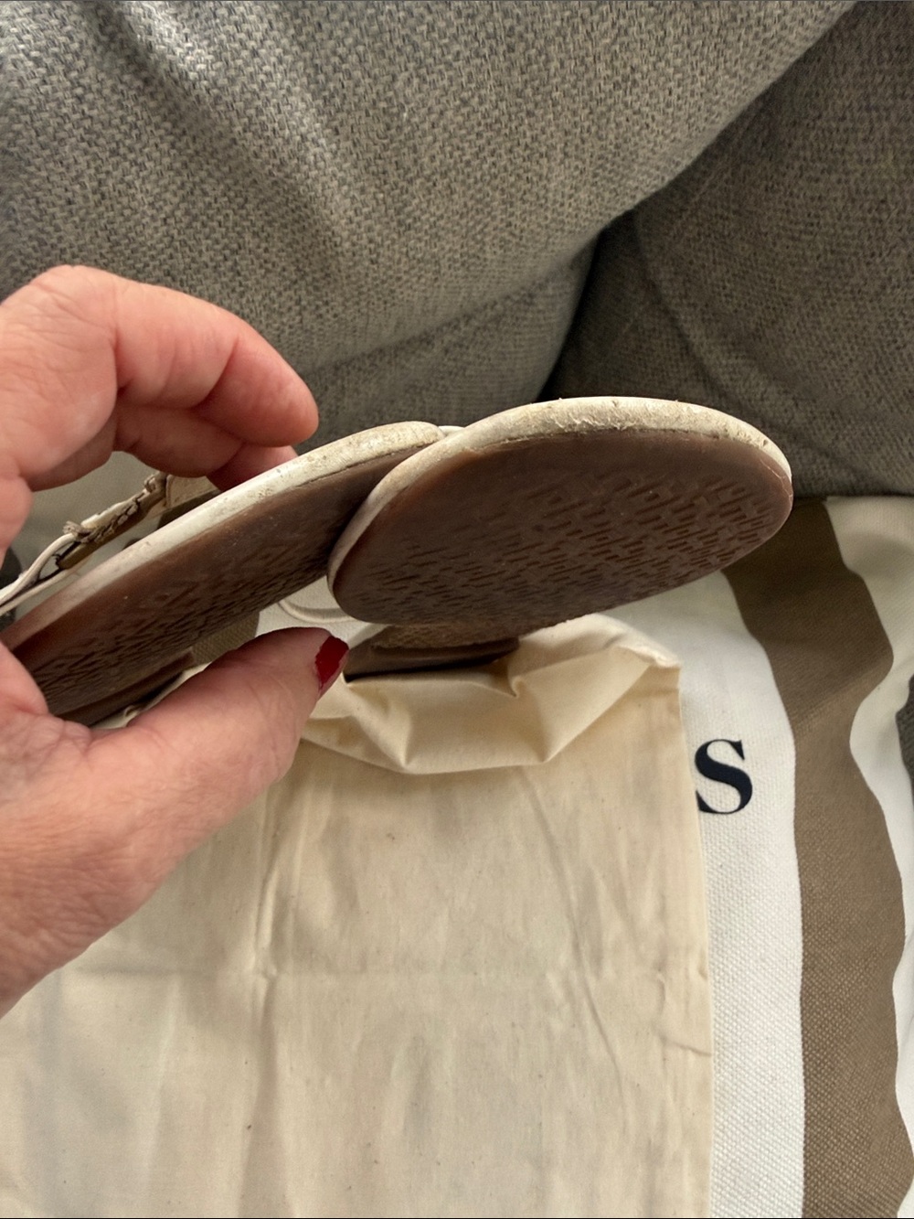 Tory Burch White Leather Logo Thong Sandals - Picture 3 of 6